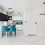 Eleganckie Blisko Plazy W Niechorzu Z Klimatyzacja W Salonie I Parkingiem By Renters Διαμέρισμα