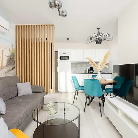 Eleganckie Blisko Plazy W Niechorzu Z Klimatyzacja W Salonie I Parkingiem By Renters 니에초르체