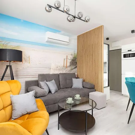 Eleganckie Blisko Plazy W Niechorzu Z Klimatyzacja W Salonie I Parkingiem By Renters